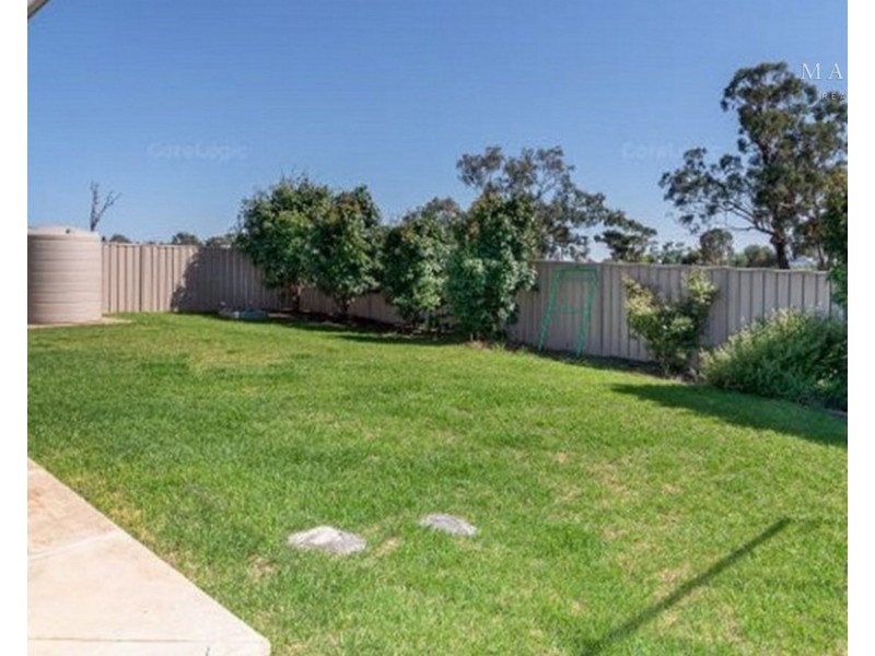 26 Barton Avenue, Lloyd NSW 2650