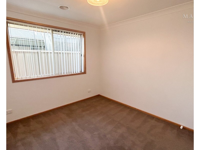 4 Pinnacle Place, Estella NSW 2650