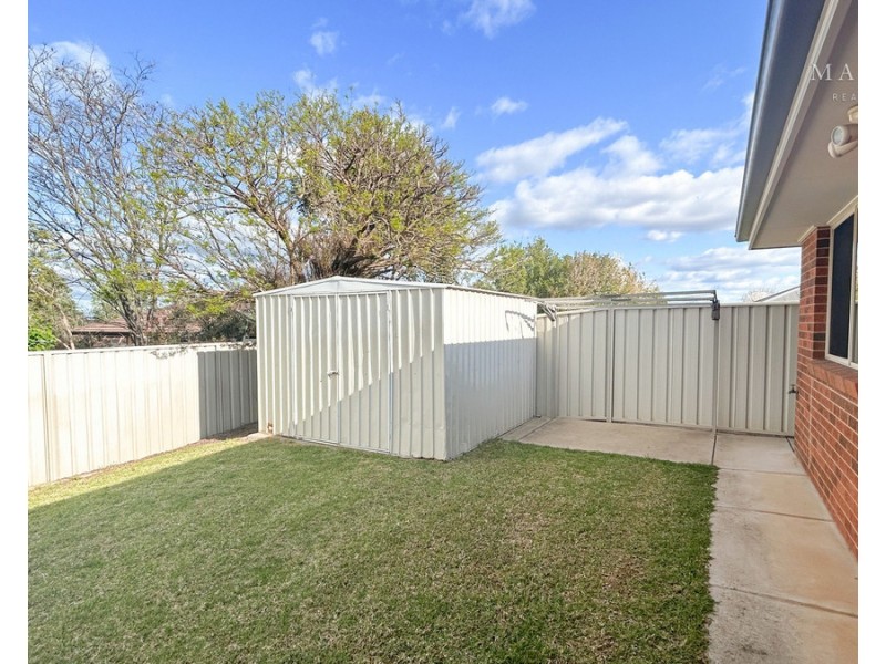 4 Pinnacle Place, Estella NSW 2650