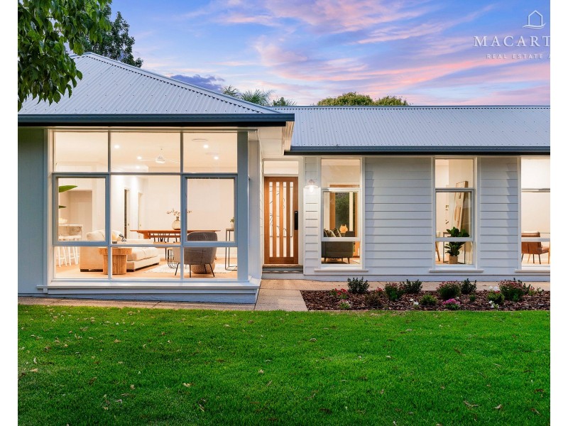 26 Dalkeith Avenue, Lake Albert NSW 2650