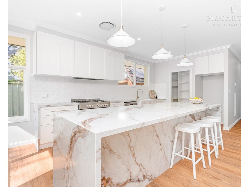 26 Dalkeith Avenue, Lake Albert NSW 2650