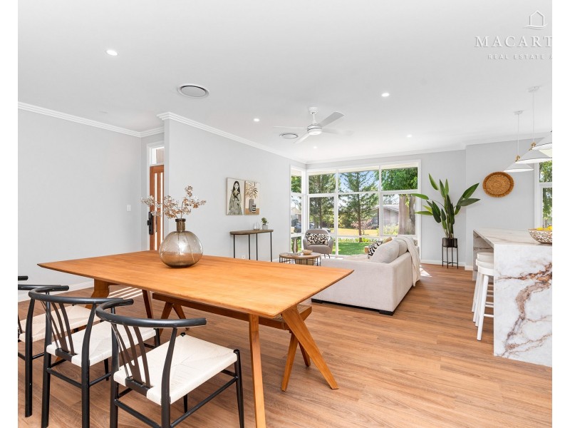 26 Dalkeith Avenue, Lake Albert NSW 2650