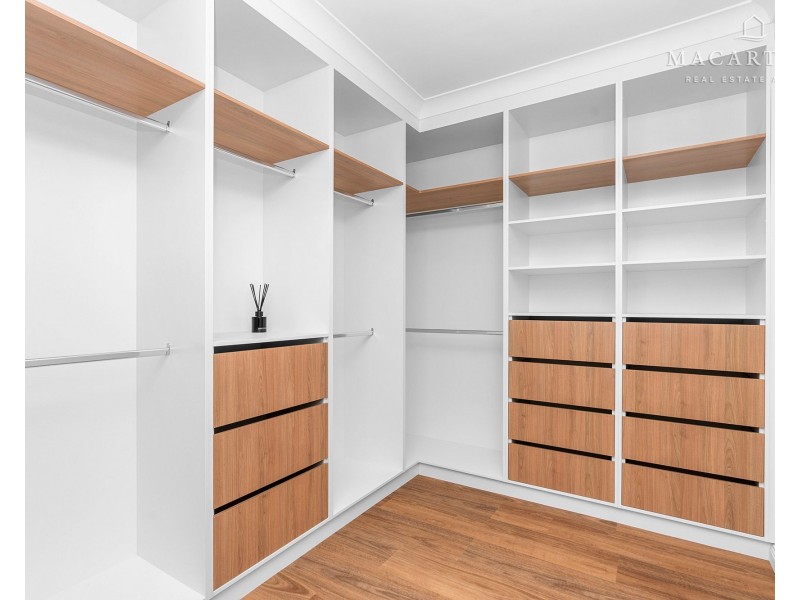 26 Dalkeith Avenue, Lake Albert NSW 2650