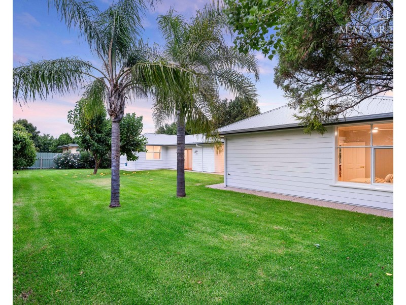26 Dalkeith Avenue, Lake Albert NSW 2650