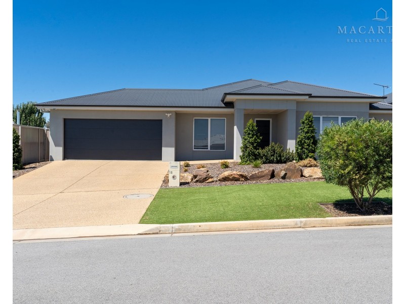 15 Hollows Crescent, Lloyd NSW 2650