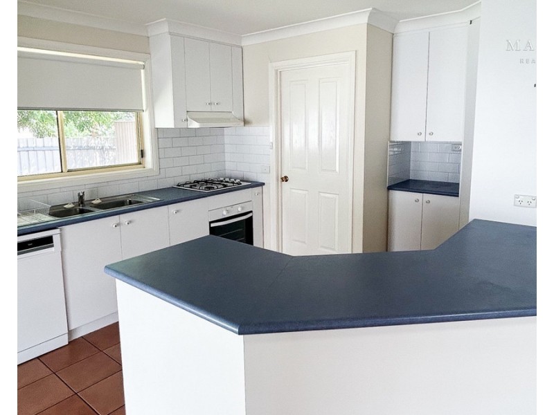 30 Woomera Place, Glenfield Park NSW 2650