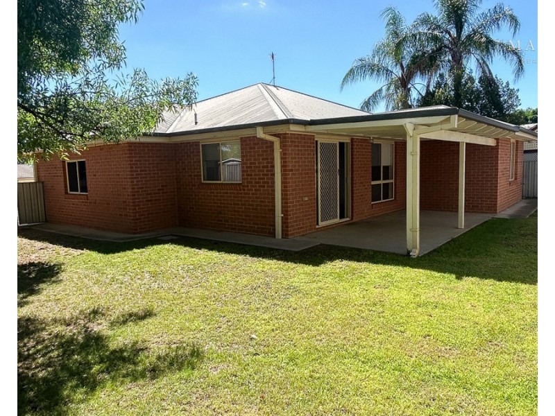 30 Woomera Place, Glenfield Park NSW 2650