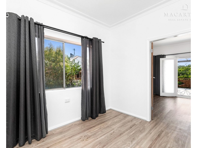 32 Warrawong Street, Kooringal NSW 2650