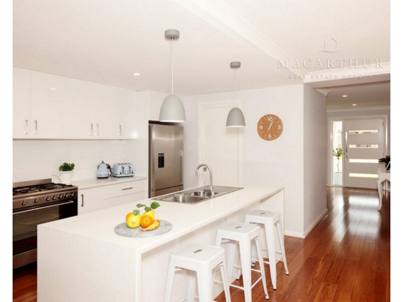 19 Cootamundra Boulevard, Gobbagombalin NSW 2650