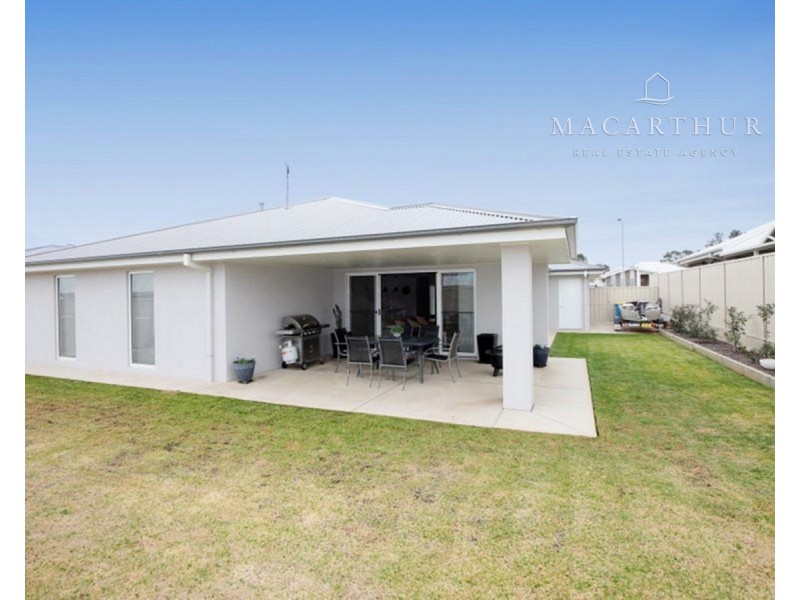 19 Cootamundra Boulevard, Gobbagombalin NSW 2650