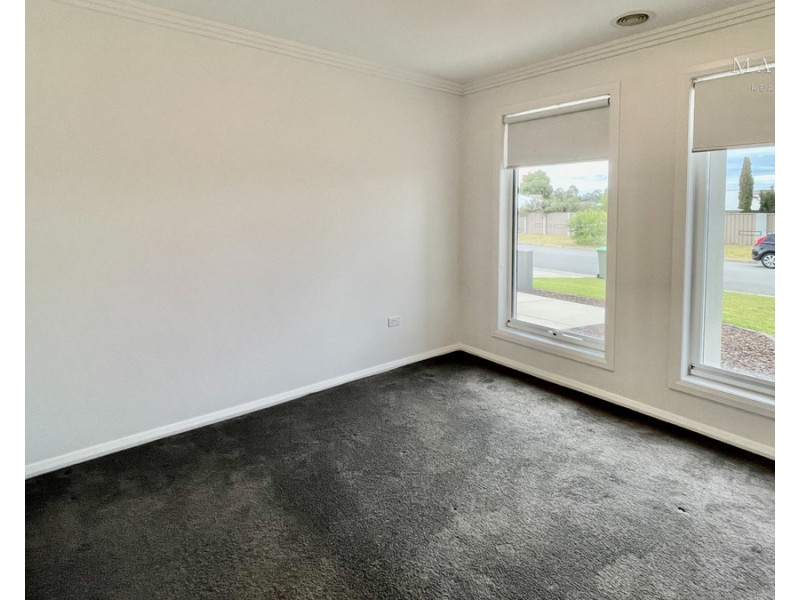 15 Trumper Street, Boorooma NSW 2650