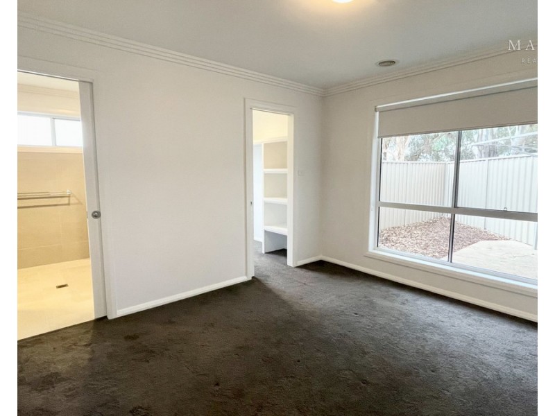 15 Trumper Street, Boorooma NSW 2650