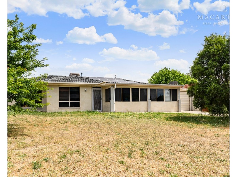 12 Kobi Place, Glenfield Park NSW 2650