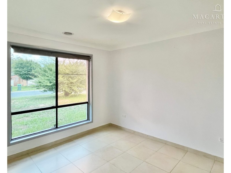 12 Kobi Place, Glenfield Park NSW 2650