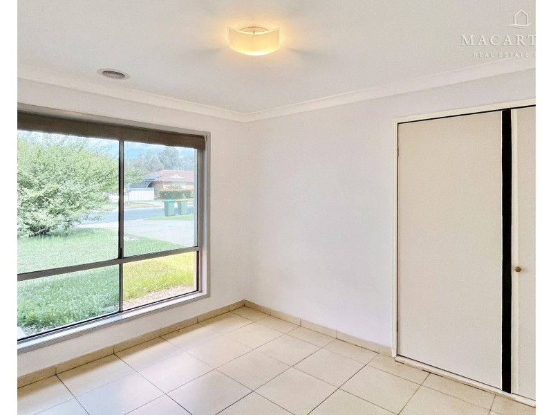 12 Kobi Place, Glenfield Park NSW 2650