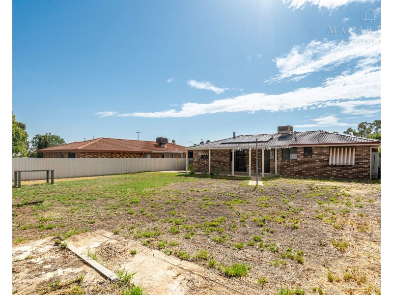 12 Kobi Place, Glenfield Park NSW 2650