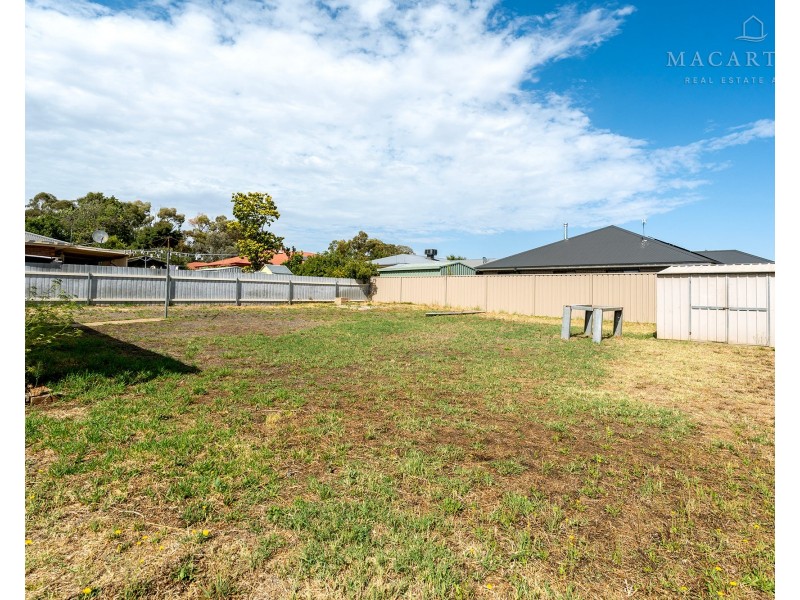 12 Kobi Place, Glenfield Park NSW 2650