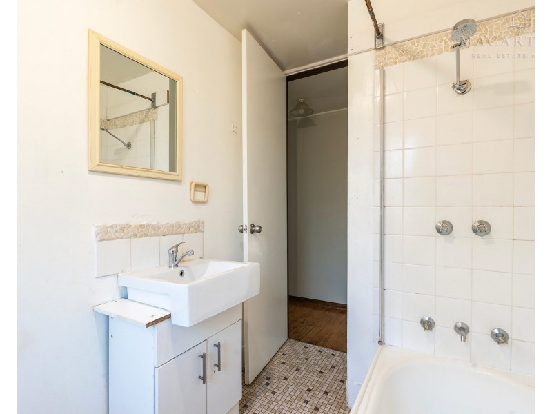6 Callaghan Street, Ashmont NSW 2650