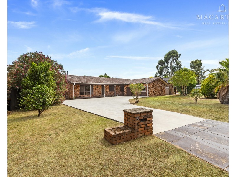 50 Balmoral Crescent, Lake Albert NSW 2650
