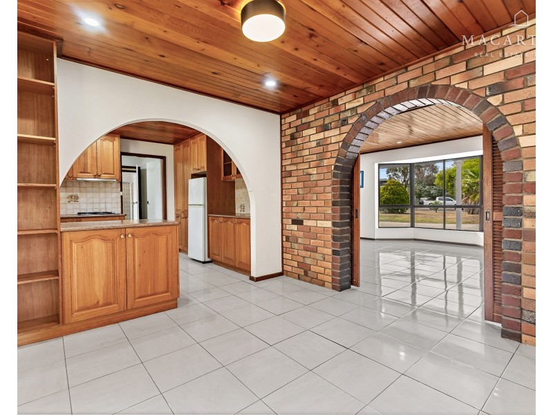 50 Balmoral Crescent, Lake Albert NSW 2650