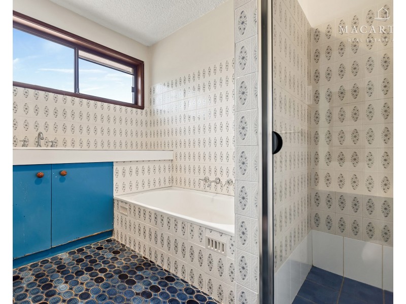 50 Balmoral Crescent, Lake Albert NSW 2650