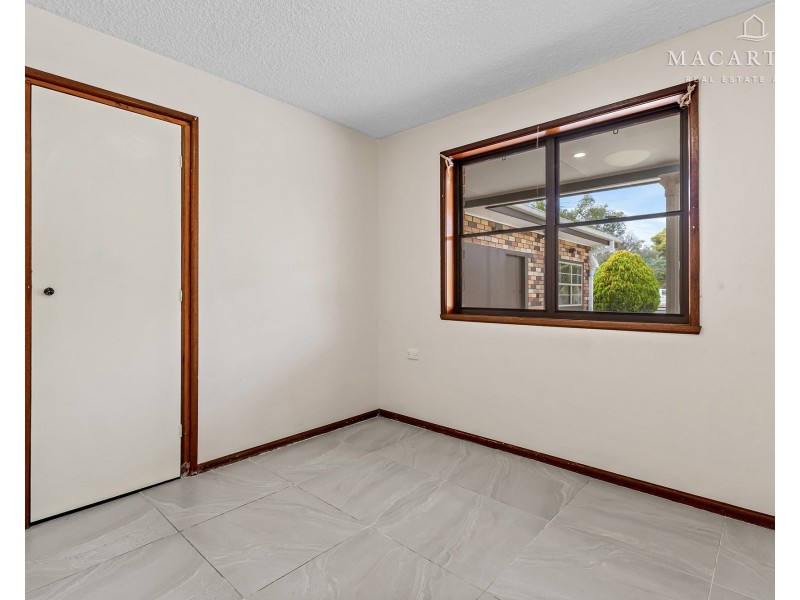 50 Balmoral Crescent, Lake Albert NSW 2650