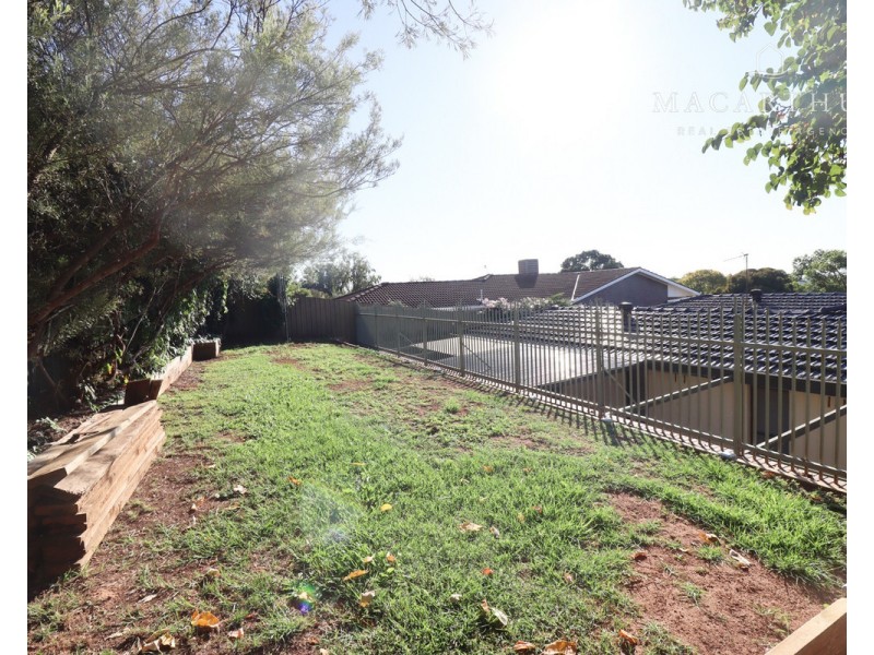 48 Wilks Avenue, Kooringal NSW 2650