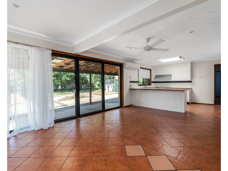 2 Melkin Avenue, Glenfield Park NSW 2650
