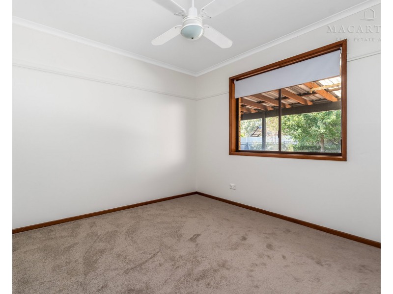 2 Melkin Avenue, Glenfield Park NSW 2650