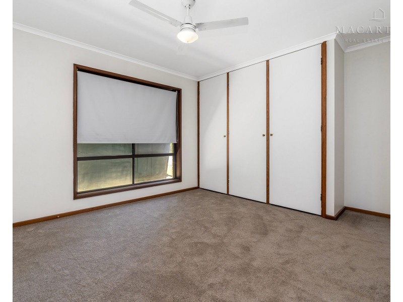 2 Melkin Avenue, Glenfield Park NSW 2650