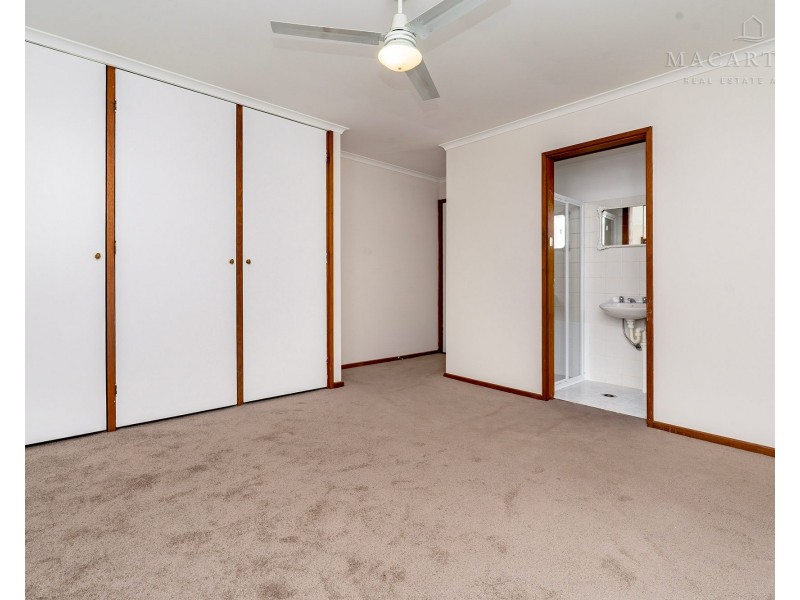 2 Melkin Avenue, Glenfield Park NSW 2650