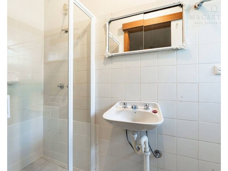 2 Melkin Avenue, Glenfield Park NSW 2650