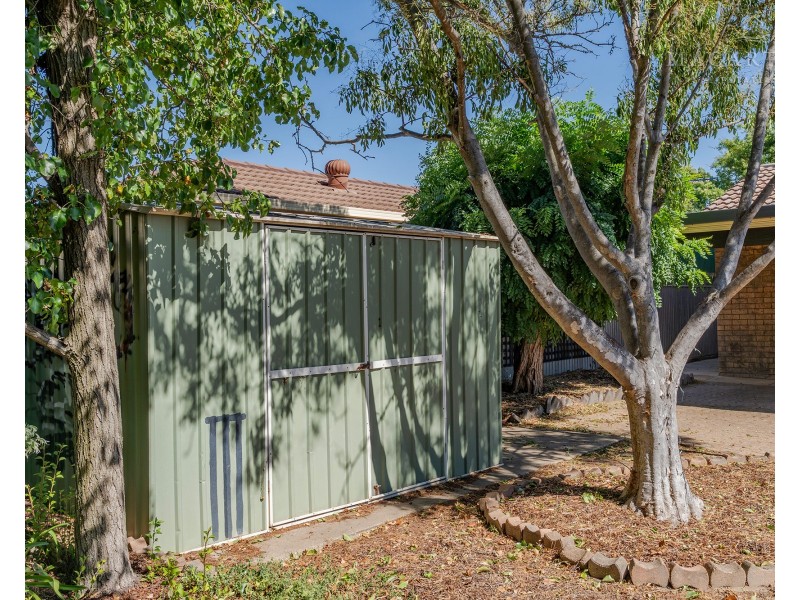 2 Melkin Avenue, Glenfield Park NSW 2650