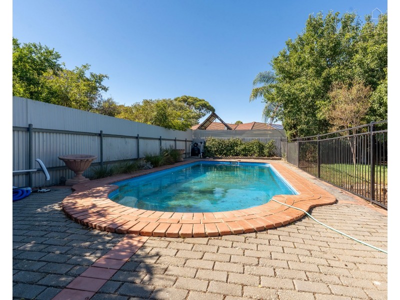 2 Melkin Avenue, Glenfield Park NSW 2650
