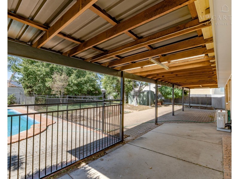 2 Melkin Avenue, Glenfield Park NSW 2650