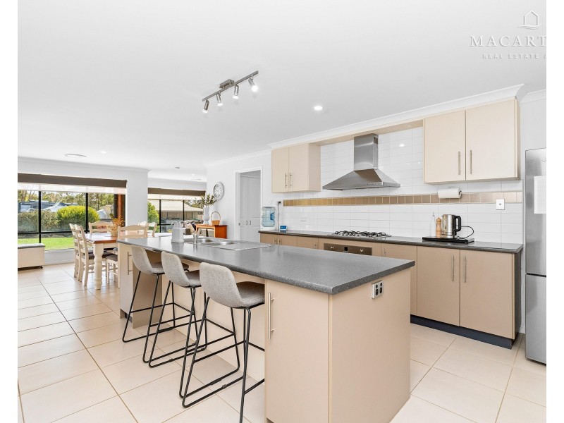 6 Peppermint Drive, Springvale NSW 2650