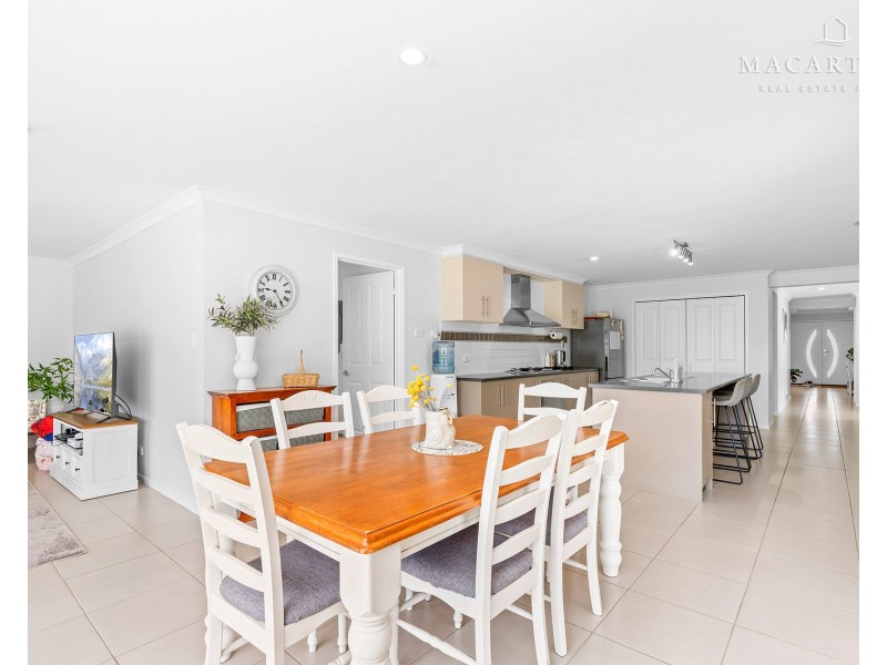 6 Peppermint Drive, Springvale NSW 2650