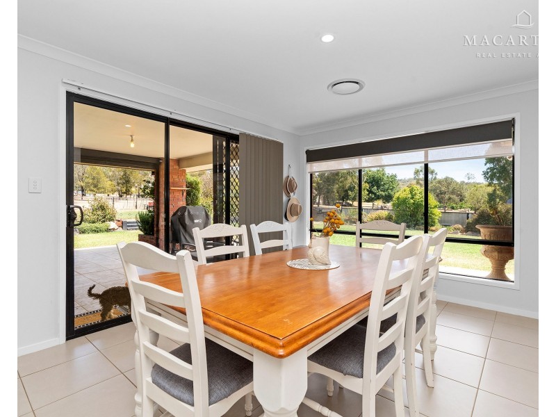 6 Peppermint Drive, Springvale NSW 2650