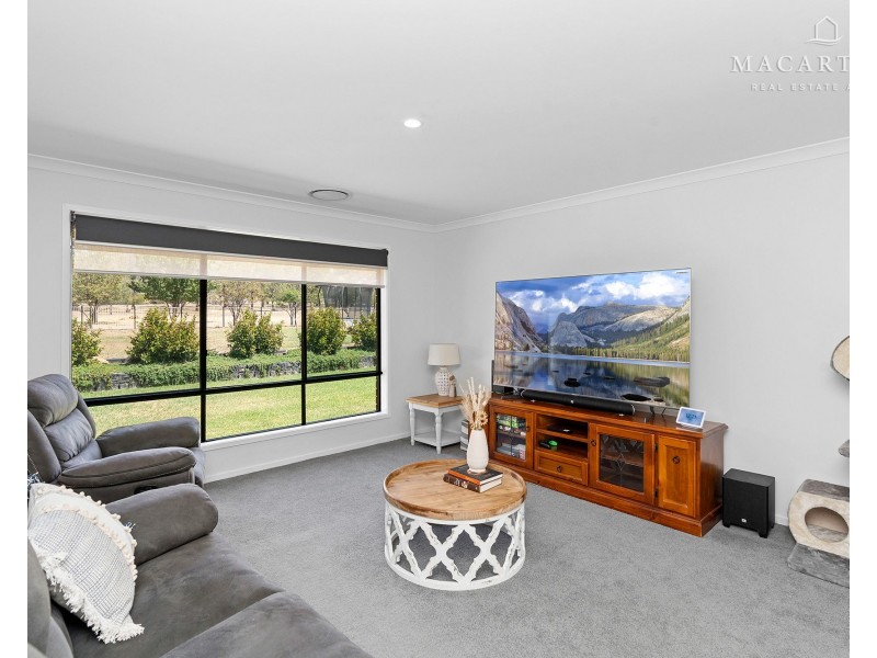 6 Peppermint Drive, Springvale NSW 2650