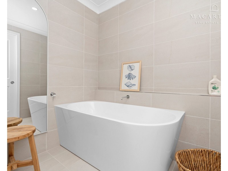 6 Peppermint Drive, Springvale NSW 2650