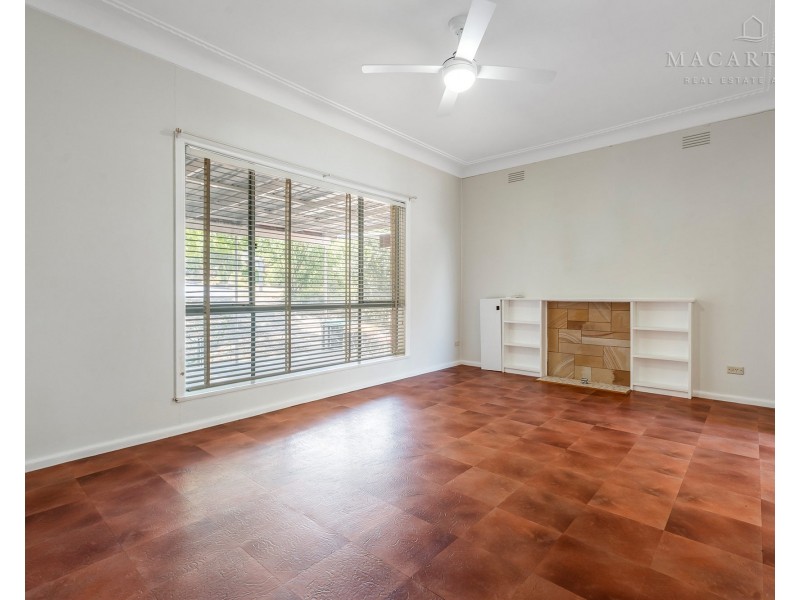 93 Meadow Street, Kooringal NSW 2650