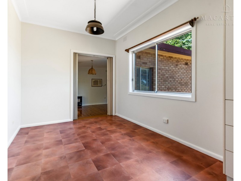 93 Meadow Street, Kooringal NSW 2650