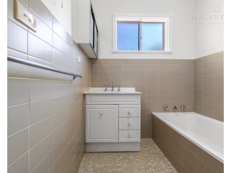 93 Meadow Street, Kooringal NSW 2650