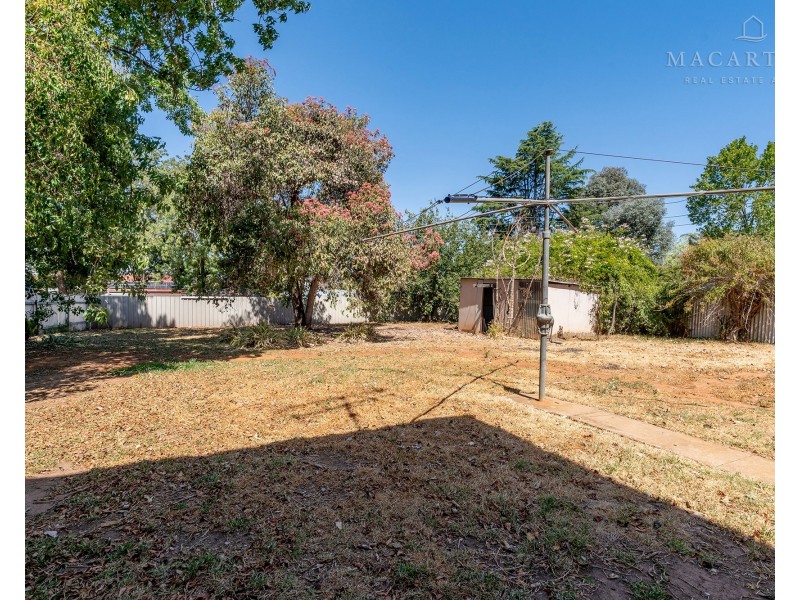 93 Meadow Street, Kooringal NSW 2650