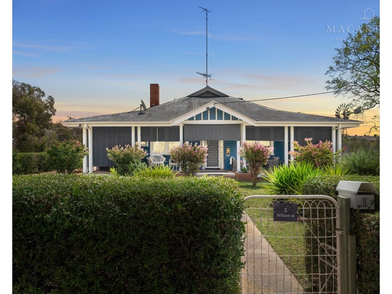 1 William Street, Urana NSW 2645