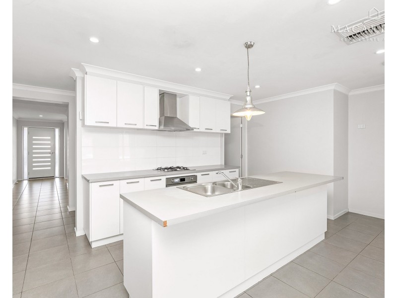 31 Tantoon Circuit, Forest Hill NSW 2651