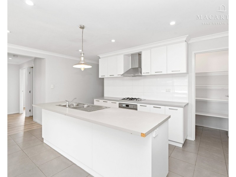 31 Tantoon Circuit, Forest Hill NSW 2651