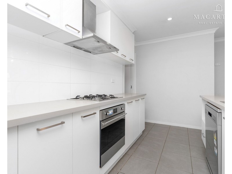 31 Tantoon Circuit, Forest Hill NSW 2651