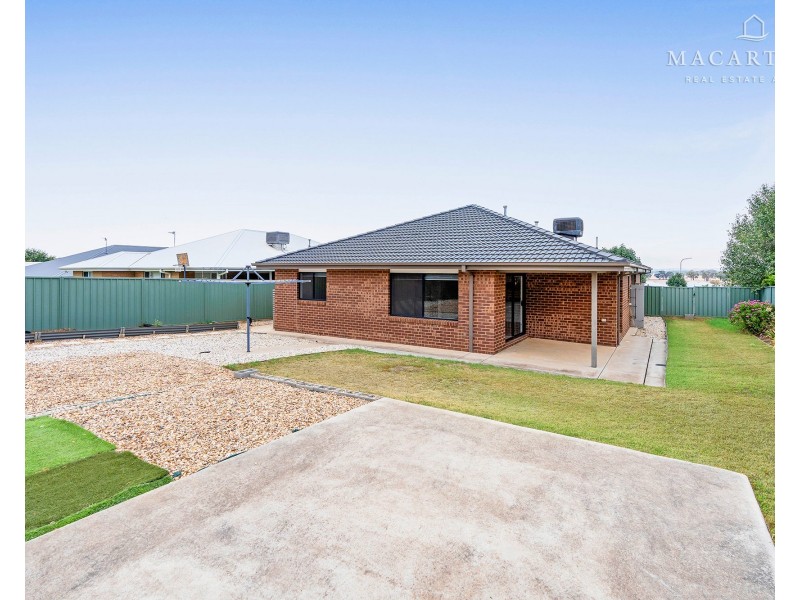 31 Tantoon Circuit, Forest Hill NSW 2651