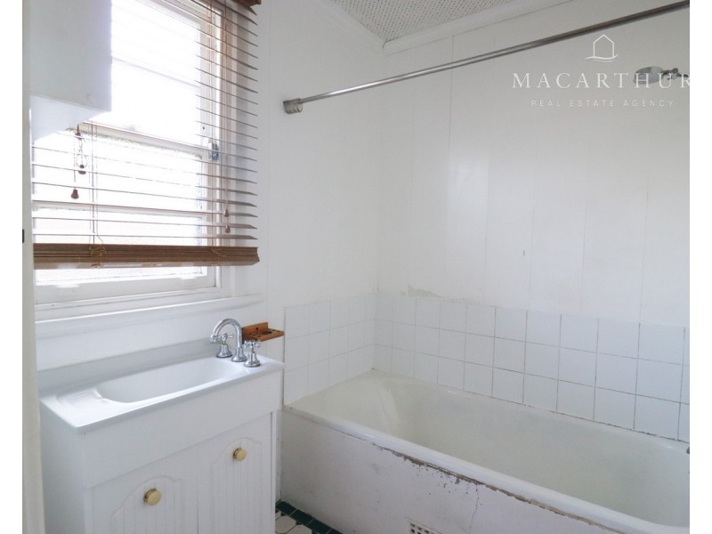 52 Bourke Street, Turvey Park NSW 2650